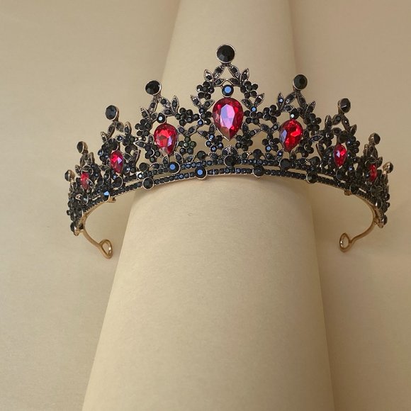 Black and Red Crown, Halloween Crown, Goth Bride, Goth Wedding, Costume - Picture 4 of 7